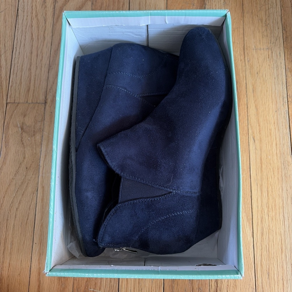 Size 10 M Marbella Chloe Faux Blue Suede Boots